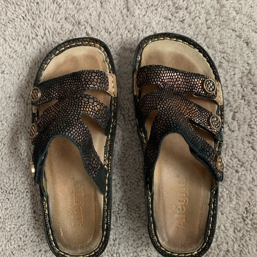 Alegria Women's Black and Gold Sandals